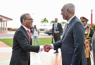 ރައީސް މުއިއްޒުއާއި ރައީސް މުހައްމަދު ނަޝީދު ސަލާމް ކުރައްވަނީ