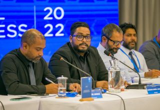 އެފްއޭއެމް އިން ބޭއްވި ކޮންގްރެސްއަށްފަހު ބޭއްވި ނޫސްވެރިންގެ ބައްދަލުވުމުގައި ބައްސާމް ވާހަކަދައްކަވަނީ/ ފޮޓޯ: ސަން