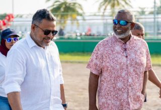 ފިޝަރީސް މިނިސްޓަރު އަހުމަދު ޝިޔާމާއި، ފަރުހަތު ޝަހީރު/ ފޮޓޯ: މިނިސްޓްރީ