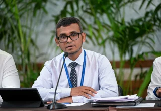 މޯލްޑިވްސް މަނިޓަރީ އޮތޯރިޓީ، އެމްއެމްއޭގެ ގަވަރުނަރު އަޙްމަދު މުނައްވަރު