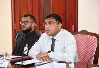 ފެނަކަ ކޯޕަރޭޝަންގެ މެނޭޖިންގ ޑިރެކްޓަރ މޭޖަރ ރިޓަޔަޑް މުހައްމަދު ނަޖާހު/ ފޮޓޯ: މަޖިލިސް