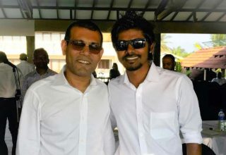 ރޯޑް ޑިވެލޮޕްމަންޓް ކޯޕަރޭޝަންގެ އެމްޑީ މޫސާ ޢަލީ މަނިކް (މޫކޭ) އާއި، ކުރީގެ ރައީސް މުޙައްމަދު ނަޝީދު