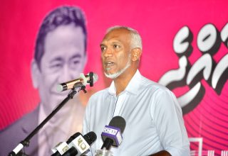 އިދިކޮޅު ކޮންގްރެސް ކޯލިޝަނުގެ ރިޔާސީ ކެންޑިޑޭޓު ޑރ. މުހައްމަދު މުއިއްޒު/ ފޮޓޯ: ކެމްޕެއިން ޓީމް