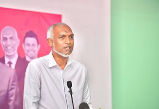 އިދިކޮޅު ކޮންގްރެސް ކޯލިޝަނުގެ ރިޔާސީ ކެންޑިޑޭޓު ޑރ. މުހައްމަދު މުއިއްޒު/ ފޮޓޯ: ކެމްޕެއިން ޓީމް