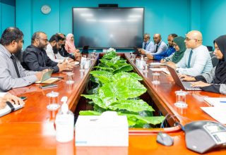 ހެޔޮ އެދޭ ފަރާތްތަކުން ދޭ ފައިސާ ޒަކާތު ހައުސްއަށް ލިބިގަތުމުގެ ނިޒާމު ޤާއިމު ގާއިމު ކުރުމާއި ގުޅޭގޮތުން ބޭއްވި ބައްދަލުވުން/ ފޮޓޯ: އިސްލާމިކް މިނިސްޓްރީ