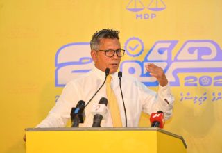 ހިތަދޫ އުތުރު ދާއިރާގެ ބައި-އިލެކްޝަންގައި އެމްޑީޕީން ވާދަކުރައްވާ މެމްބަރު ޢަބްދުﷲ ޞާދިޤު (ސޯބެ)
