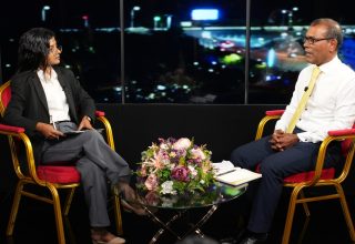 އެމްޑީޕީގެ ޗެއާޕާސަން އަދި ކުރީގެ ރައީސް މުހައްމަދު ނަޝީދު/ ފޮޓޯ: ސަންގު