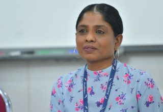 އައިލެންޑް އޭވިއޭޝަން ސާވިސަސް (އައިއޭއެސް) ގެ ކުރީގެ ޑެޕިއުޓީ މެނޭޖިން ޑައިރެކްޓާ އައިޝަތް ޖެނިފާ