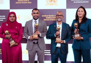 ދިވެހިރާއްޖޭގެ ފަރާތުން އެވޯޑުތަކާއި ހަވާލުވެލެއްވި ސަރުކާރުވެ ވަފްދު: ފޮޓޯ/ އެމްއެމްޕީއާރްސީ