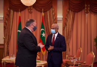 raees ibu+pompeo