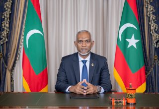 ރައީސުލްޖުމްހޫރިއްޔާ ޑރ. މުޙައްމަދު މުޢިއްޒު