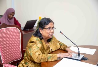 މާފަންނު މެދު ދާއިރާގެ މެމްބަރު އަސްމާ/ ފޮޓޯ: މަޖިލިސް