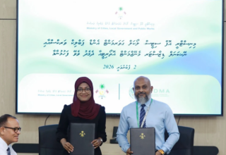 ސޮއިކުރުމުގެ ރަސްމިއްޔާތުގެ ތެރެއިން: ފޮޓޯ/ މިނިސްޓްރީ