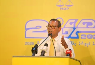ޗެއާޕާސަން އިންތިހާބުގެ ކެމްޕެއިނުގެ ތެރެއިން ބައްދަލުވުމެއްގައި ރައީސް މުހައްމަދު ނަޝީދު ބައިވެރިވެވަޑައިގަންނަވަނީ/ ފޮޓޯ: ކެމްޕެއިން ޓީމް