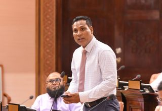 ރައްޔިތުންގެ މަޖިލީހުގެ ހުޅުމާލެ ދެކުނު ދާއިރާގެ މެމްބަރު ޑރ އަހުމަދު ޝަމްހީދު/ ފޮޓޯ: މަޖިލިސް