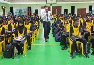 ރައްކާތެރިގޮތުގައި އިންޓަނެޓް ބޭނުންކުރުމާ ގުޅޭގޮތުން ދަރިވަރުންނަށް މައުލޫމާތު ދިނުން