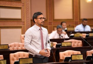 ޕީއެންސީގެ ޕީޖީ ލިޑަރު އަދި އިނގުރައިދޫ ދާއިރާގެ މެމްބަރު އިބްރާހިމް ފަލާހު:/ފޮޓޯ: މަޖިލިސް