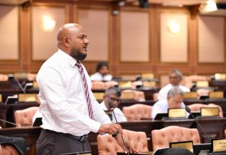ޕީއެންސީގެ ނައިބު ރައީސް އަދި ބާރަށު ދާއިރާގެ މެމްބަރު އިބްރާހިމް ޝުޖާއު/ ފޮޓޯ: މަޖިލިސް