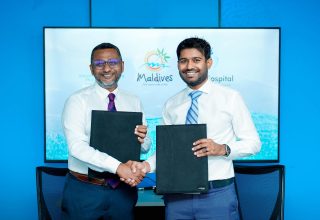 (އެމްއެމްޕީއާރްސީ) އާއި އޭޑީކޭ ހޮސްޕިޓަލާ ދެމެދު އެއްބަސްވުމެއްގައި ސޮއިކުރުން