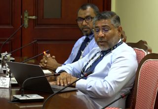 އެމްޑީ ޝަރީފް މަޖިލީހުގެ ކޮމިޓީގައި: ފޮޓޯ/ ސަންގު