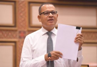 ރައްޔިތުންގެ މަޖިލިހުގެ މަޑުއްވަރީ ދާއިރާގެ މެމްބަރު އަދި ޕީއެންސީގެ ޕާލަމެންޓްރީ ގްރޫޕްގެ ލީޑަރު އާދަމް ޝަރީފް