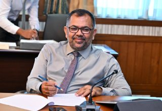 ފިނޭންސް މިނިސްޓަރު މޫސާ ޒަމީރު