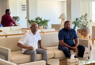 ރައީސް ސޯލިހު އަދި ޖޭޕީގެ ލީޑަރު ގާސިމް އެކުގައި: ފޮޓޯ/ޖޭޕީ