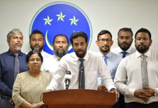 މަނަދޫ ދާއިރާގެ މެމްބަރު ހުސްނީ މުބާރަކް