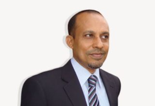އެޗްޑީސީގެ މެނޭޖިން ޑިރެކްޓަރުކަމުގެ މަގާމަށް އައްަޔަނުކުރި މައުރޫފް ޖަމީލް. ފޮޓޯ: އަދަދު