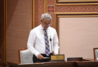 އެންވަޔަރަންމަންޓް މިނިސްޓަރ ޠާރިޤް އިބްރަހިމް.