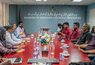 މިނިސްޓަރު ޝިޔާމް ފ. ފީއަލީ ކައުންސިލާ ބައްދަލުކުރެއްވުން