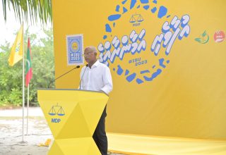 ރައީސުލްޖުމްހުރިއްޔާ އިބްރާހީމް މުހައްމަދު ސާލިހު އެމަނިކުފާނުގެ ކެމްޕެއިން ޖަލްސާގައި ވާހަކަދައްކަވަނީ.