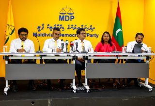 އެމްޑީޕިއިން ބޭއްވި ނޫސްވެރިންގެ ބައްދަލުވުން.