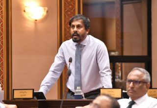ދުވާފަރު ދާއިރާގެ މެމްބަރު އިސްމާއީލް އަހުމަދު މަޖިލީހުގައި.